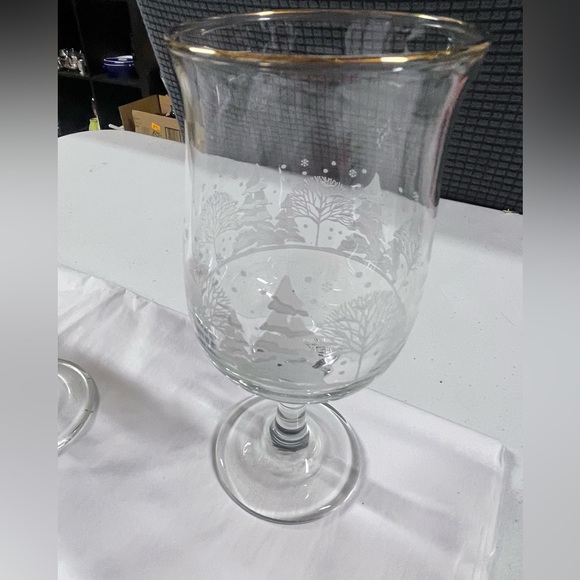 Libbey Elegant Clear Glass Tumblers with Gold Rim - Picture 3 of 4